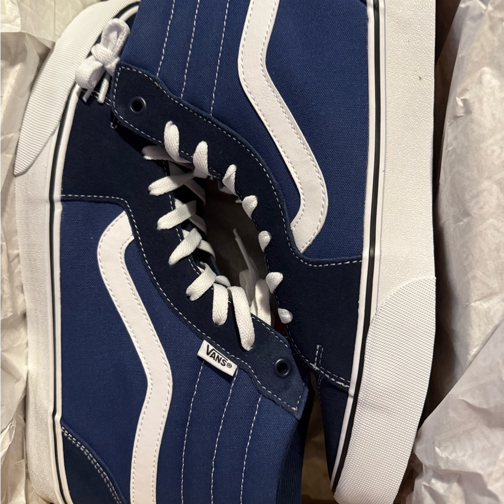 Vans Men's Blue and White Sneakers